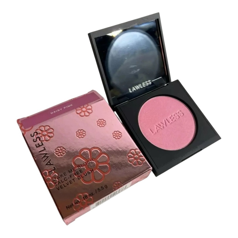 Lawless Daisy Pink Velvet Blush in Pink Daisy Shade